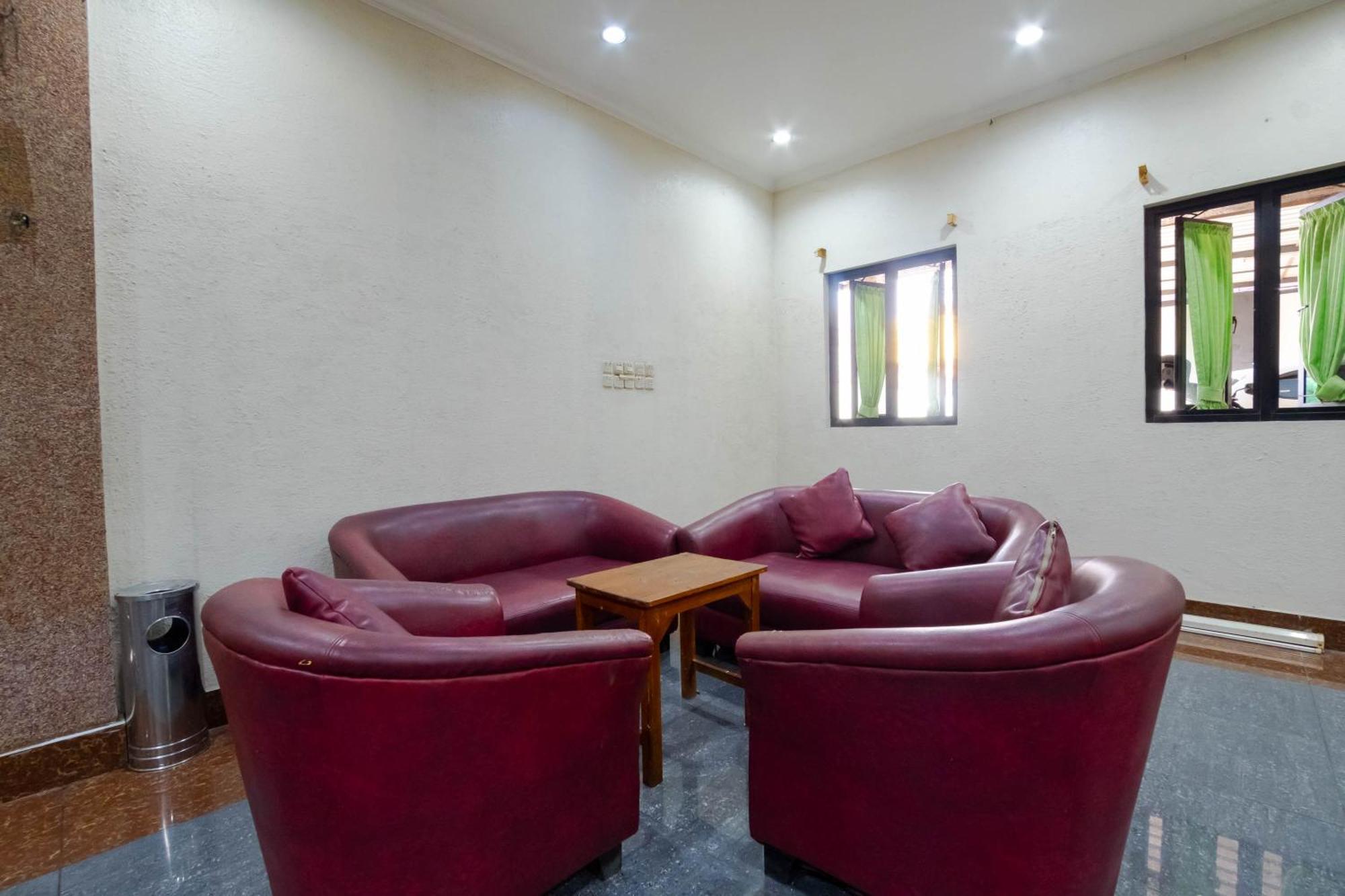 Nusa Indah Syariah Hotel Bandara By Abdihome Tangerang Exteriör bild