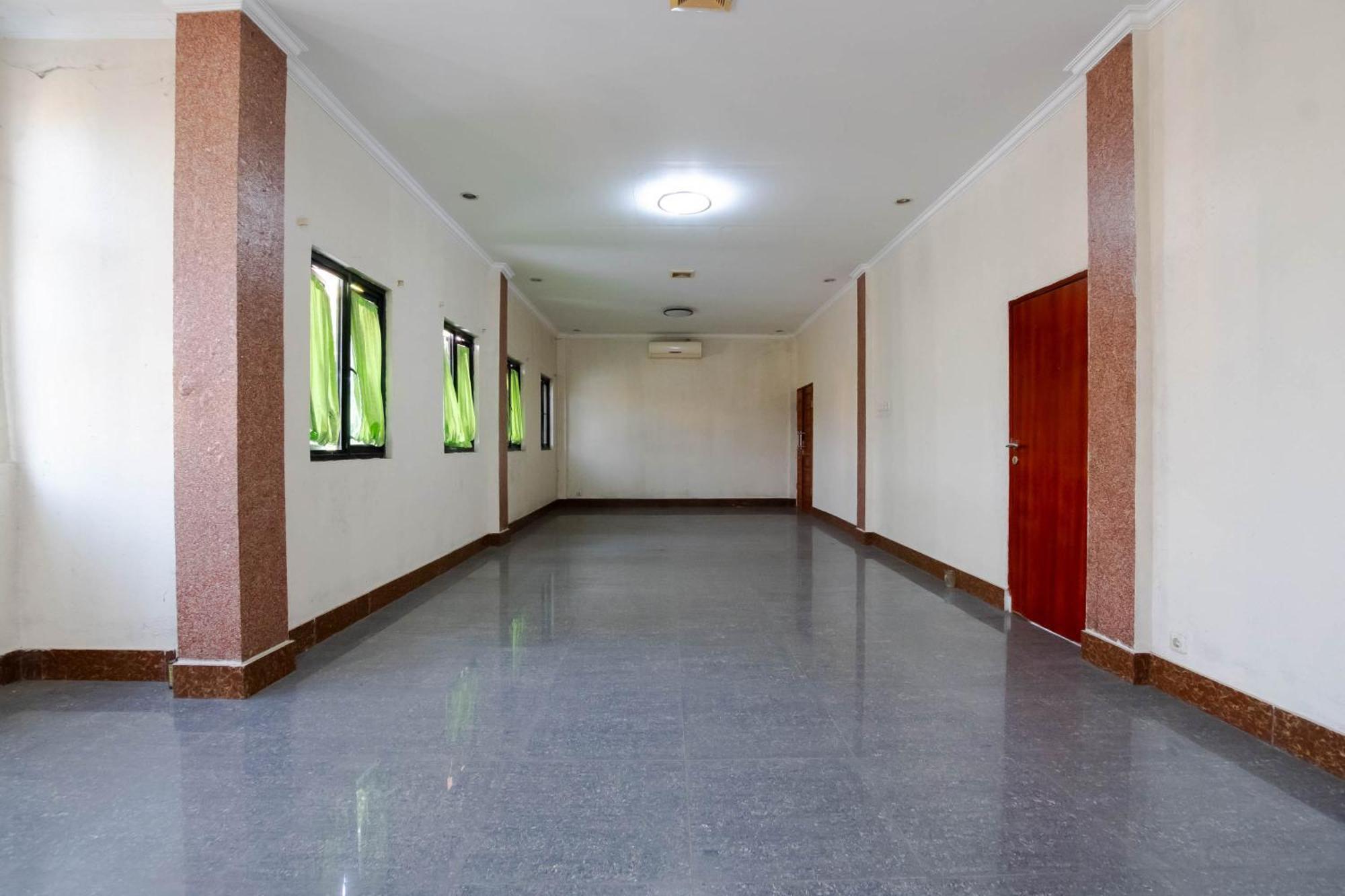 Nusa Indah Syariah Hotel Bandara By Abdihome Tangerang Exteriör bild