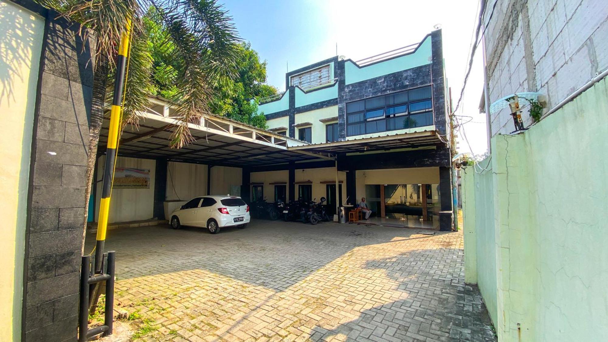 Nusa Indah Syariah Hotel Bandara By Abdihome Tangerang Exteriör bild