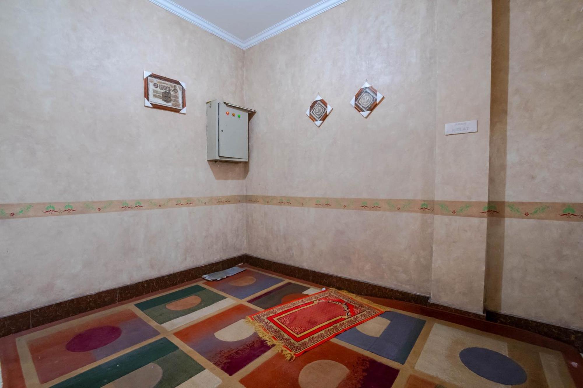 Nusa Indah Syariah Hotel Bandara By Abdihome Tangerang Exteriör bild