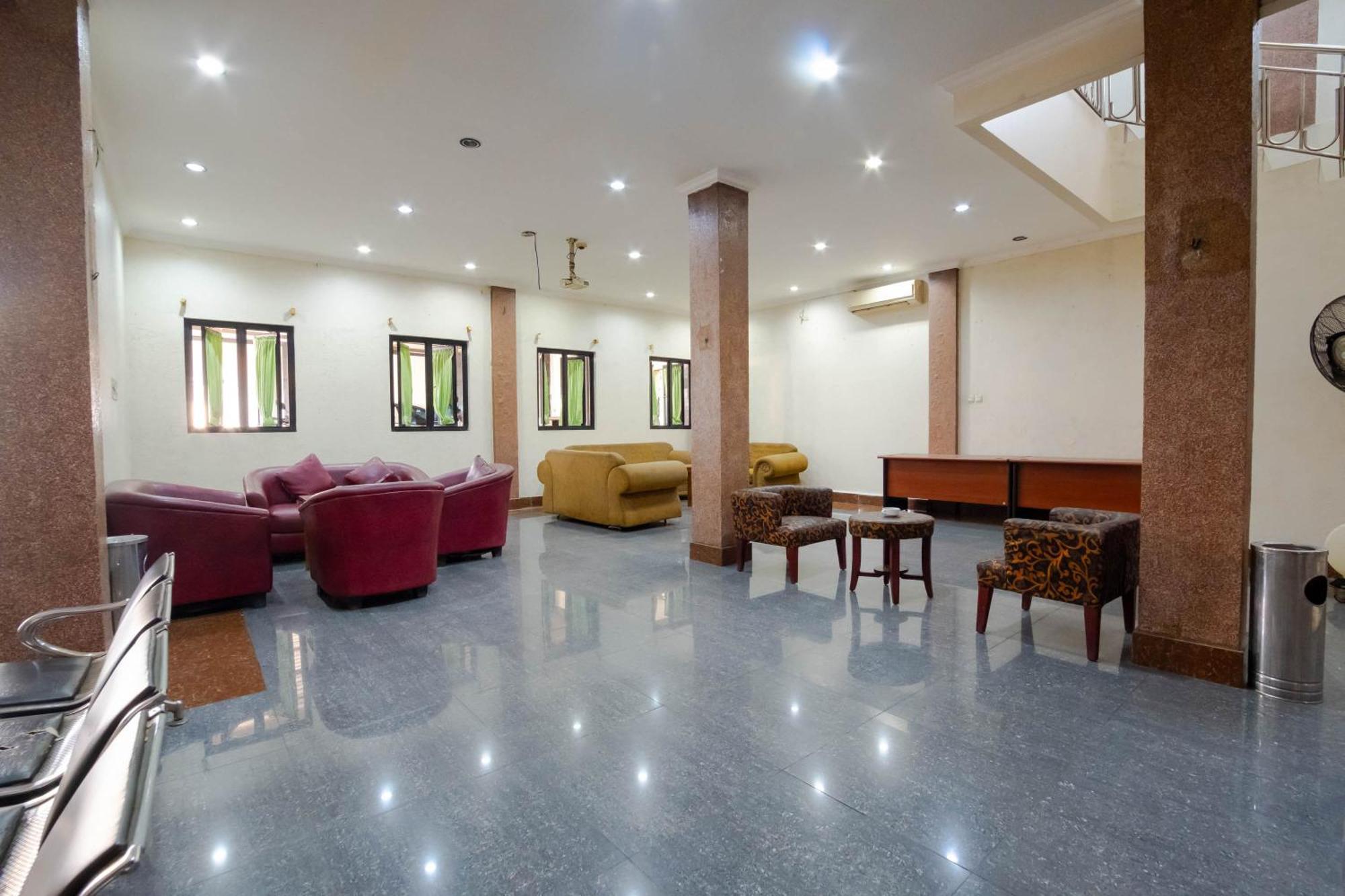 Nusa Indah Syariah Hotel Bandara By Abdihome Tangerang Exteriör bild